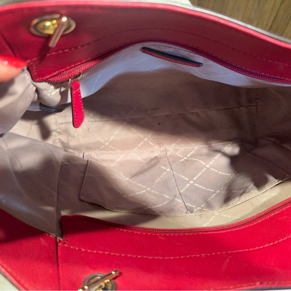 Michael Kors Purse RED.
Beautiful condition. 
Used maybe 3 times - Picture 7 of 11